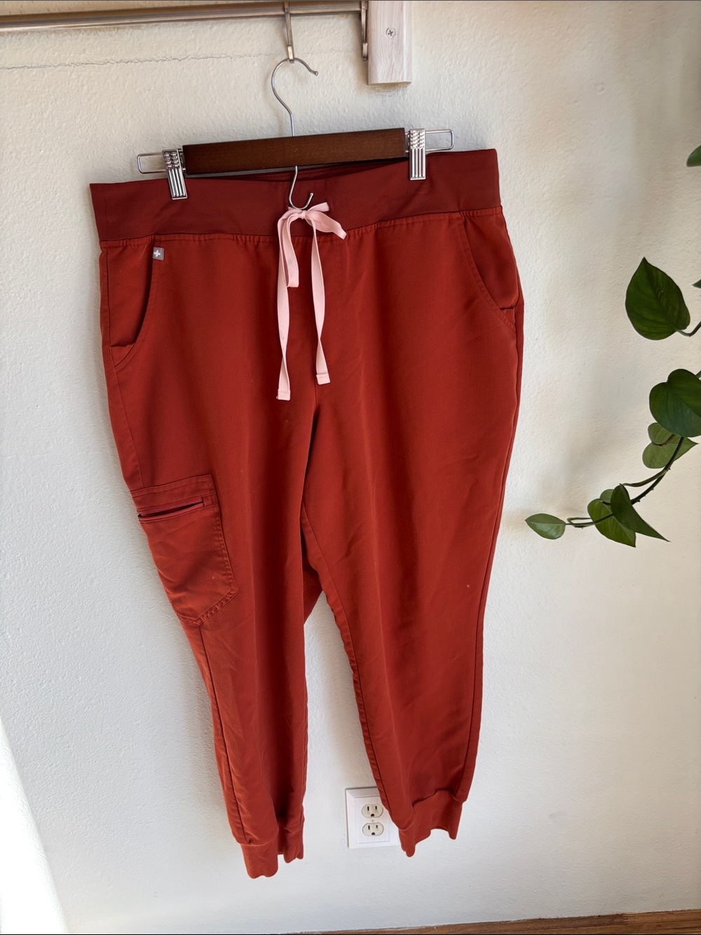 FIGS Zamora Women's Jogger Scrub Pants Auburn Orange XL P